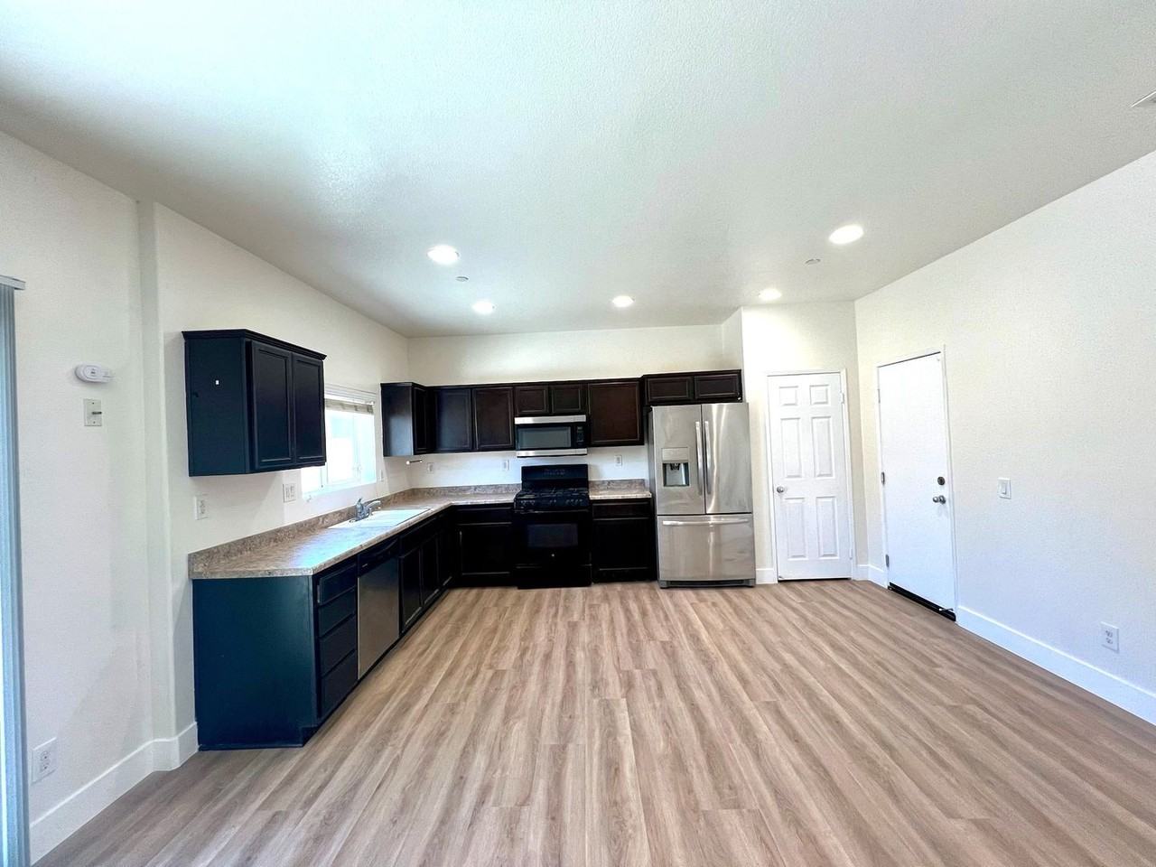 4434 Jericho St - Photo 5 of 41