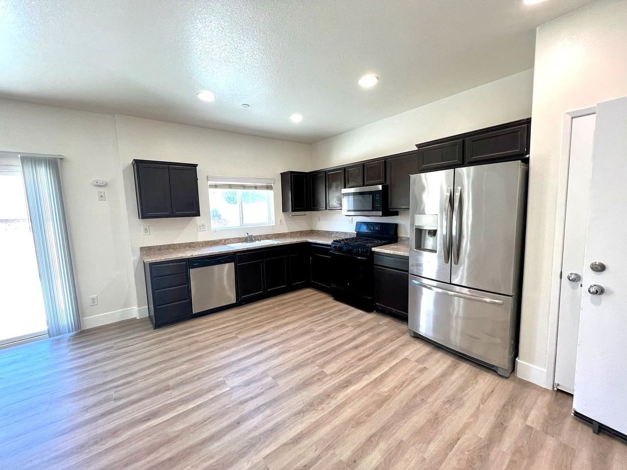 4434 Jericho St - Photo 6 of 41