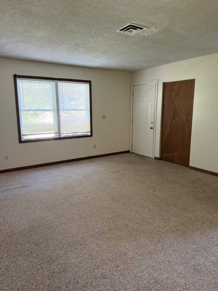273 Keystone Drive - Photo 4 of 50
