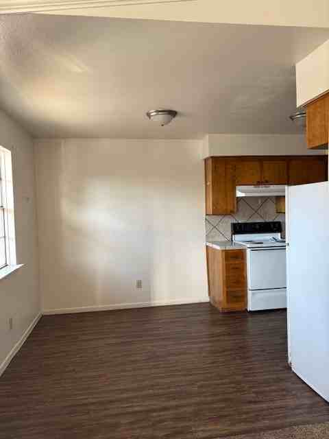 208 Veterans Ave - Photo 3 of 14