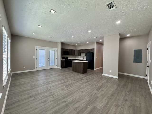Embassy Apartments - Photo 6 of 48