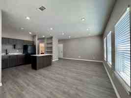featured image of N 13th Pl