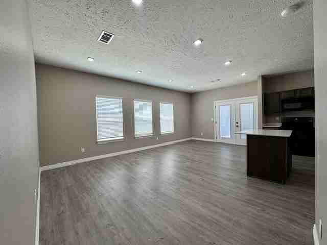 Embassy Apartments - Photo 6 of 48