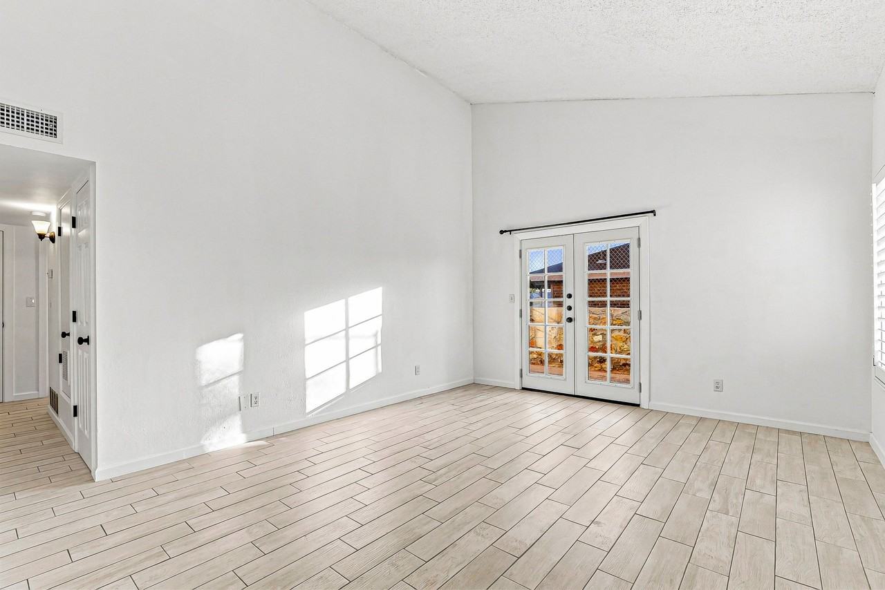 204 Cutlass Drive - Photo 4 of 23