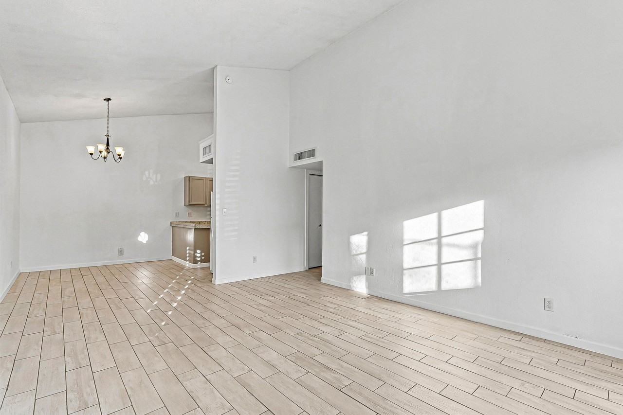 204 Cutlass Drive - Photo 5 of 23