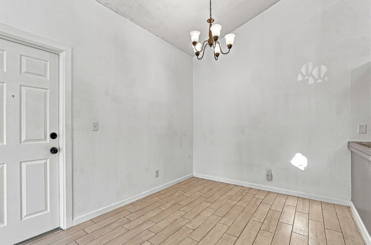 204 Cutlass Drive - Photo 7 of 23