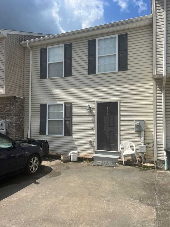 115 Eagle Dr - Photo 2 of 21