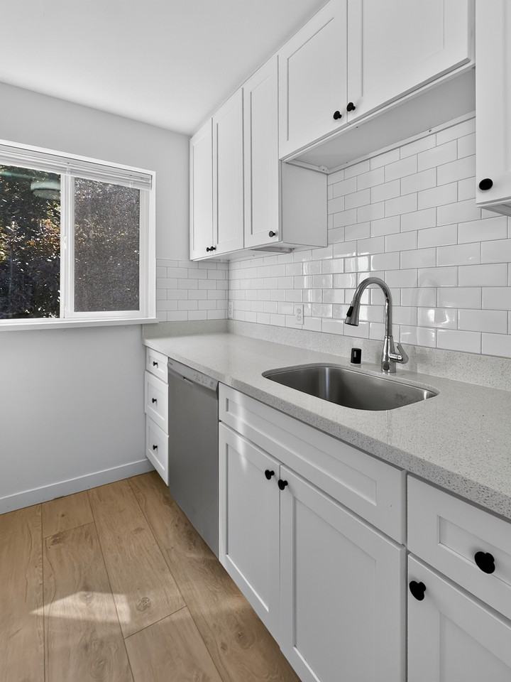 2140 SW Holden St, Seattle - Photo 2 of 35