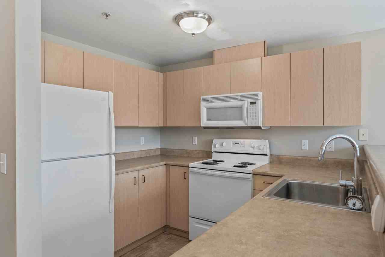 5200 Roosevelt Way NE, Seattle - Photo 3 of 50