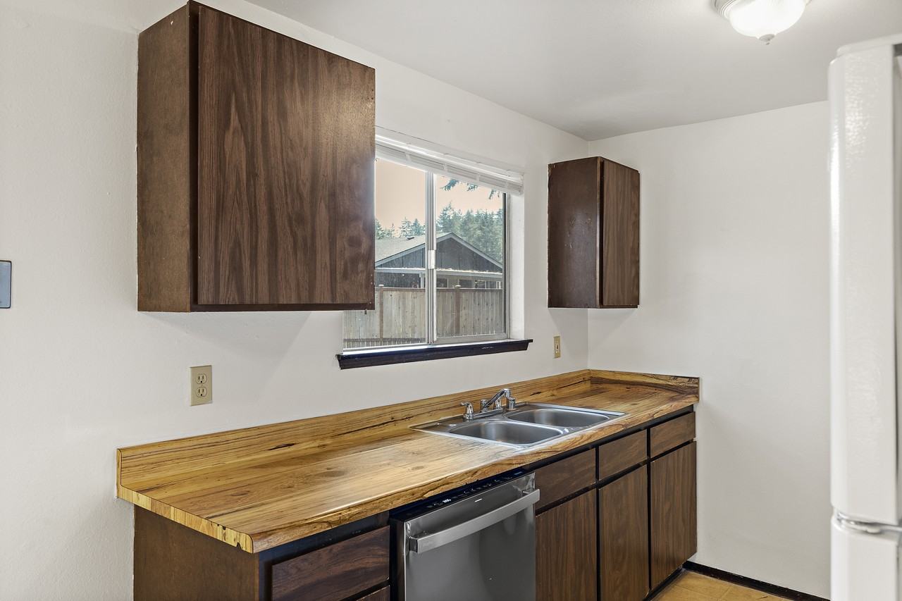 1507 150th St Ct S, Spanaway - Photo 3 of 21
