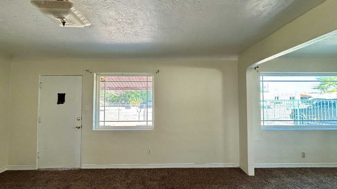 8033 Carpenter Drive - Photo 7 of 38