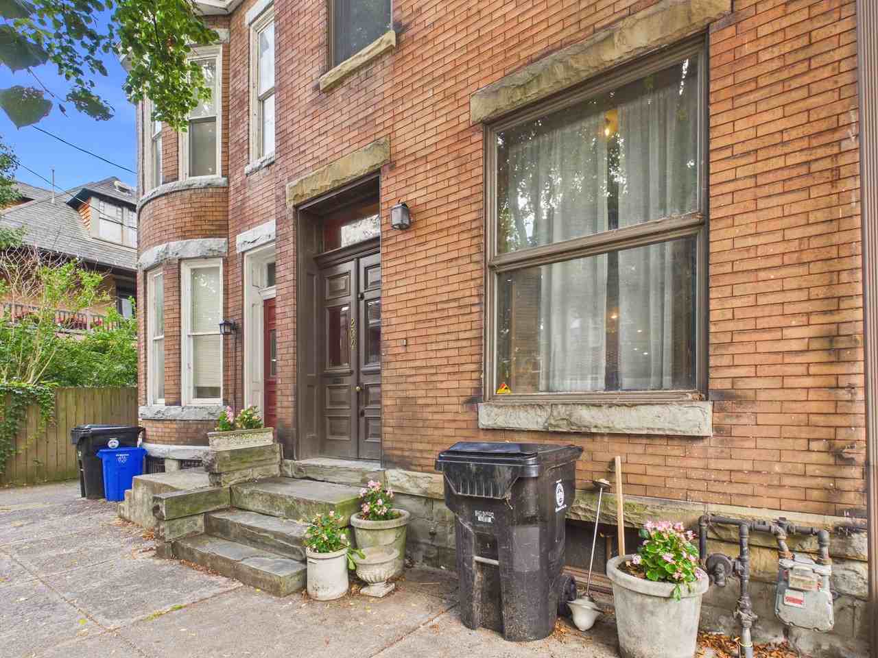 204 Hamilton St - Photo 4 of 38