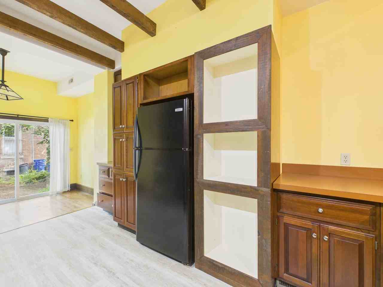 204 Hamilton St - Photo 7 of 38