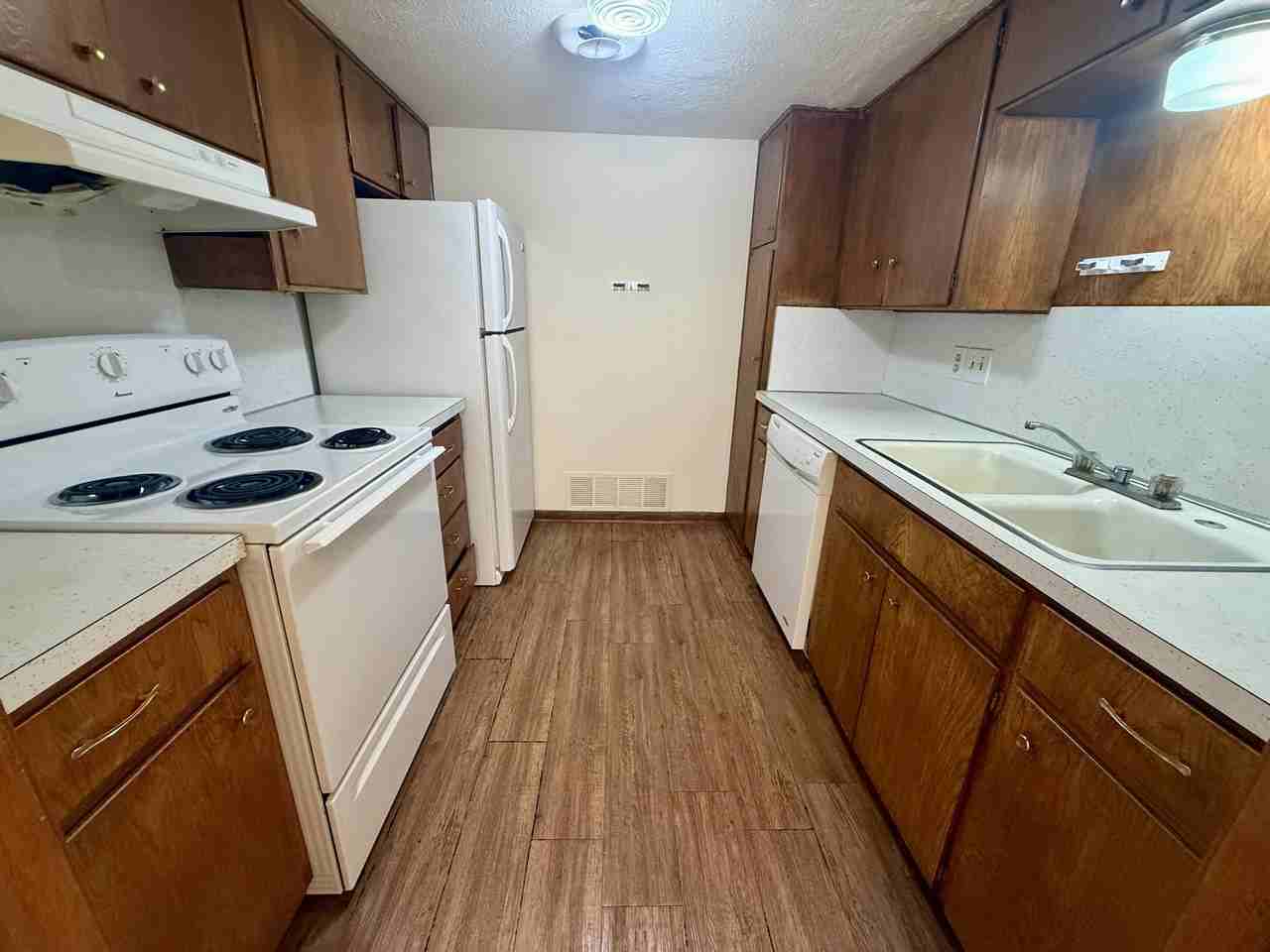 405-407 E. University Dr. - Photo 3 of 14