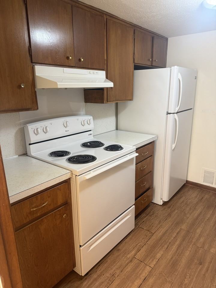 405-407 E. University Dr. - Photo 4 of 14