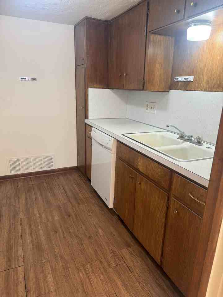 405-407 E. University Dr. - Photo 5 of 14