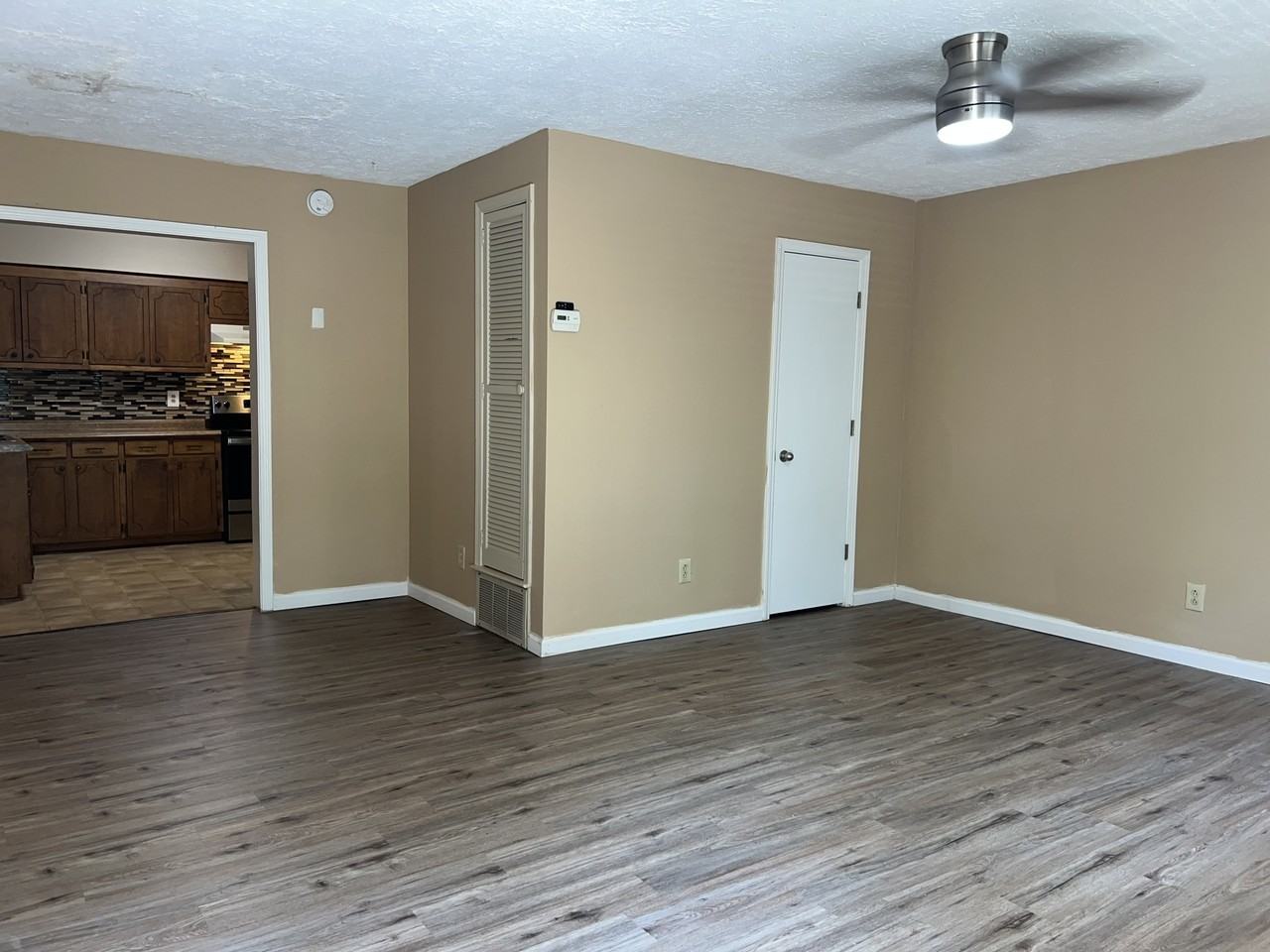 Nottingham Apartments - Photo 3 of 13