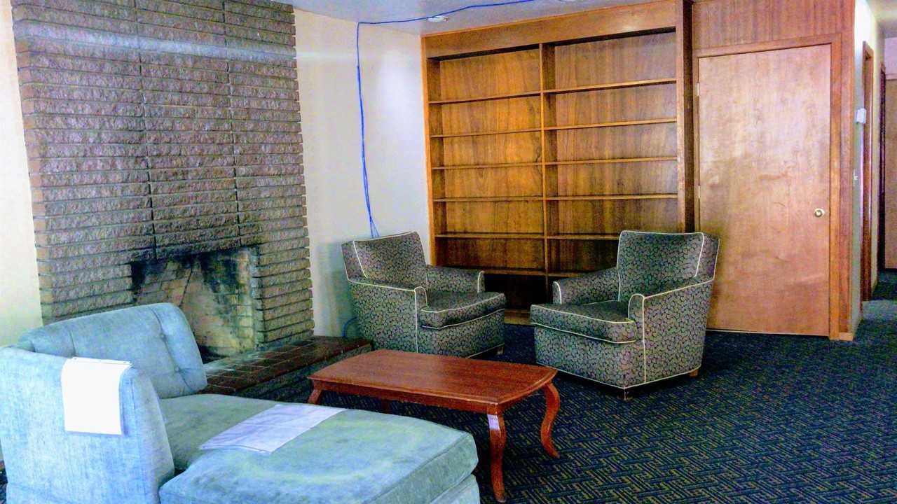 4Plex Plus Store - Photo 3 of 6
