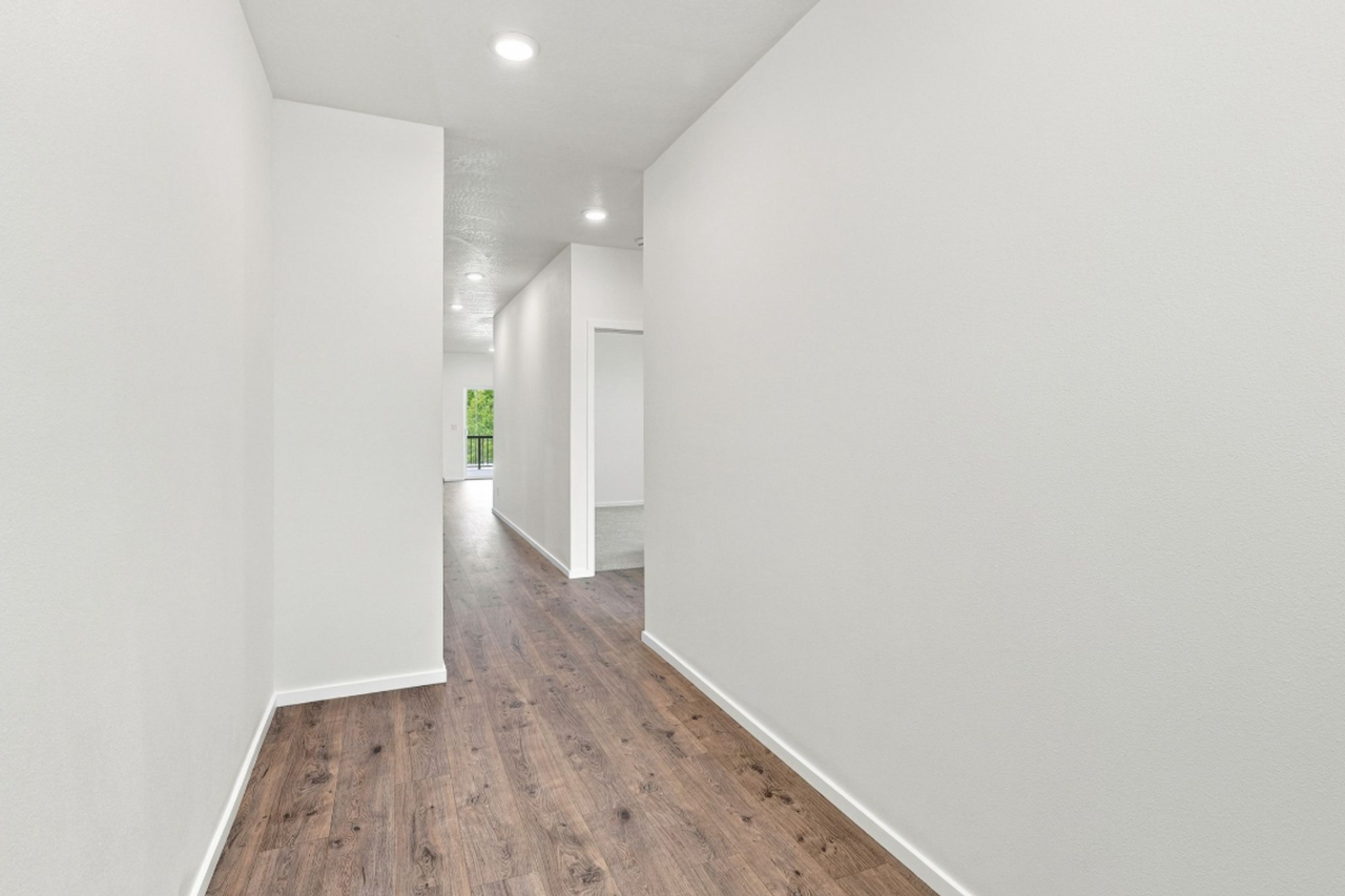 705 705 E 5th St - 411 N Arcadia Ave - Photo 4 of 36