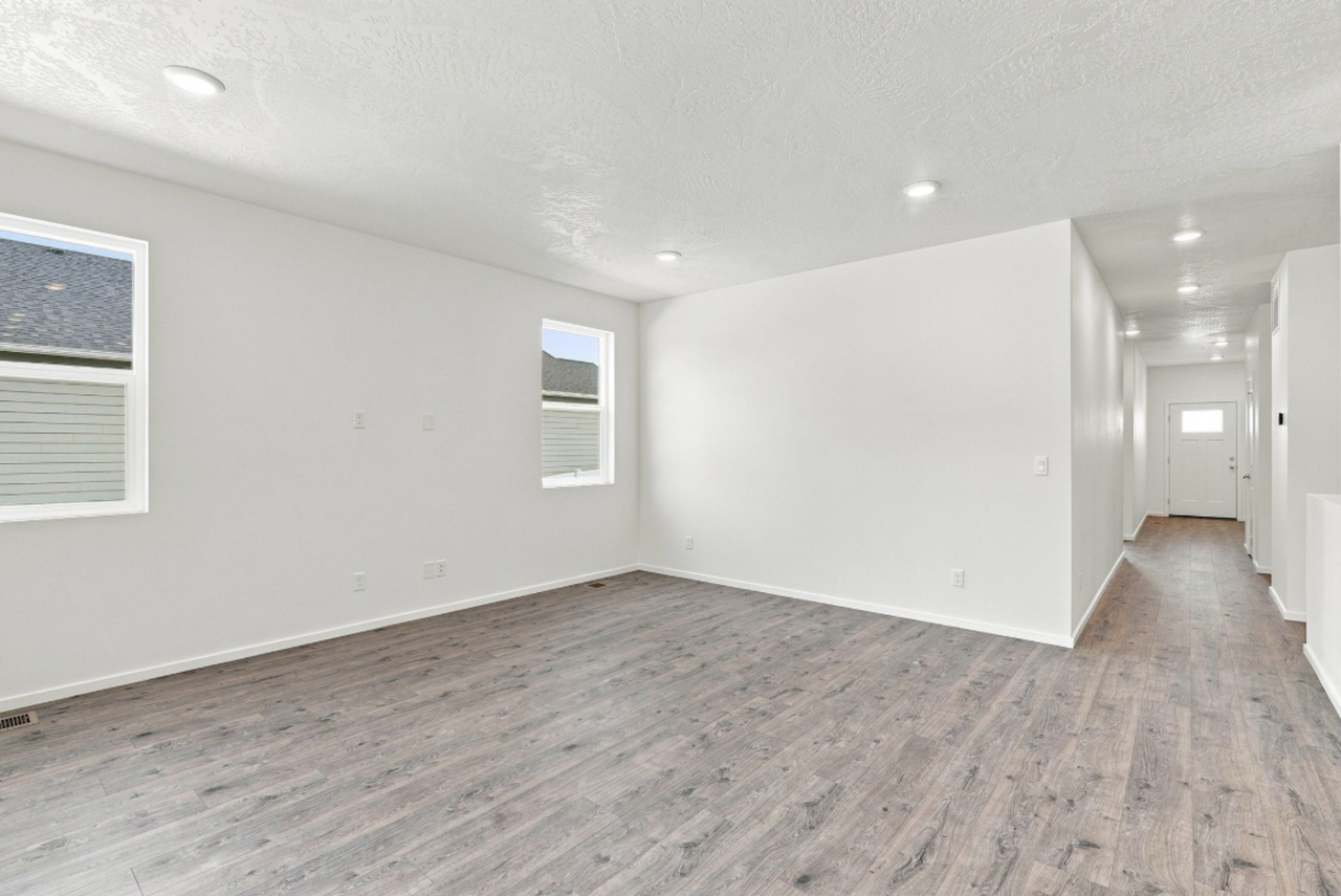 705 705 E 5th St - 411 N Arcadia Ave - Photo 6 of 36