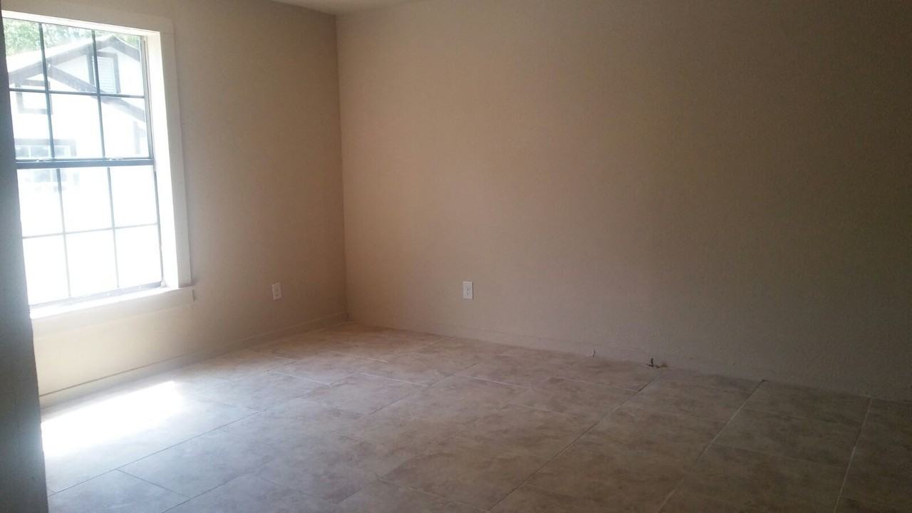 JOHN Z - DORSEY - Photo 3 of 6