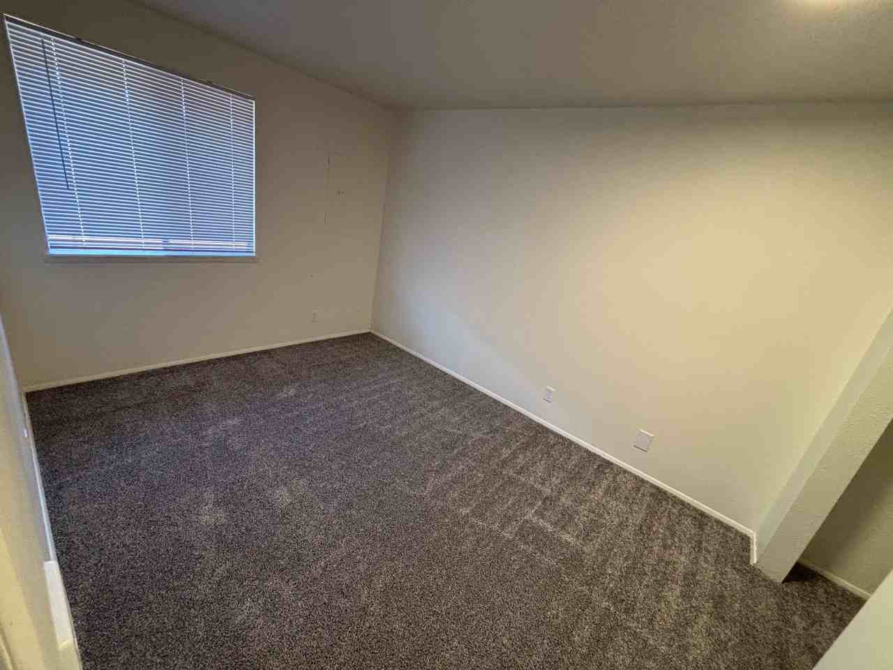 72nd - 395 - Photo 5 of 7