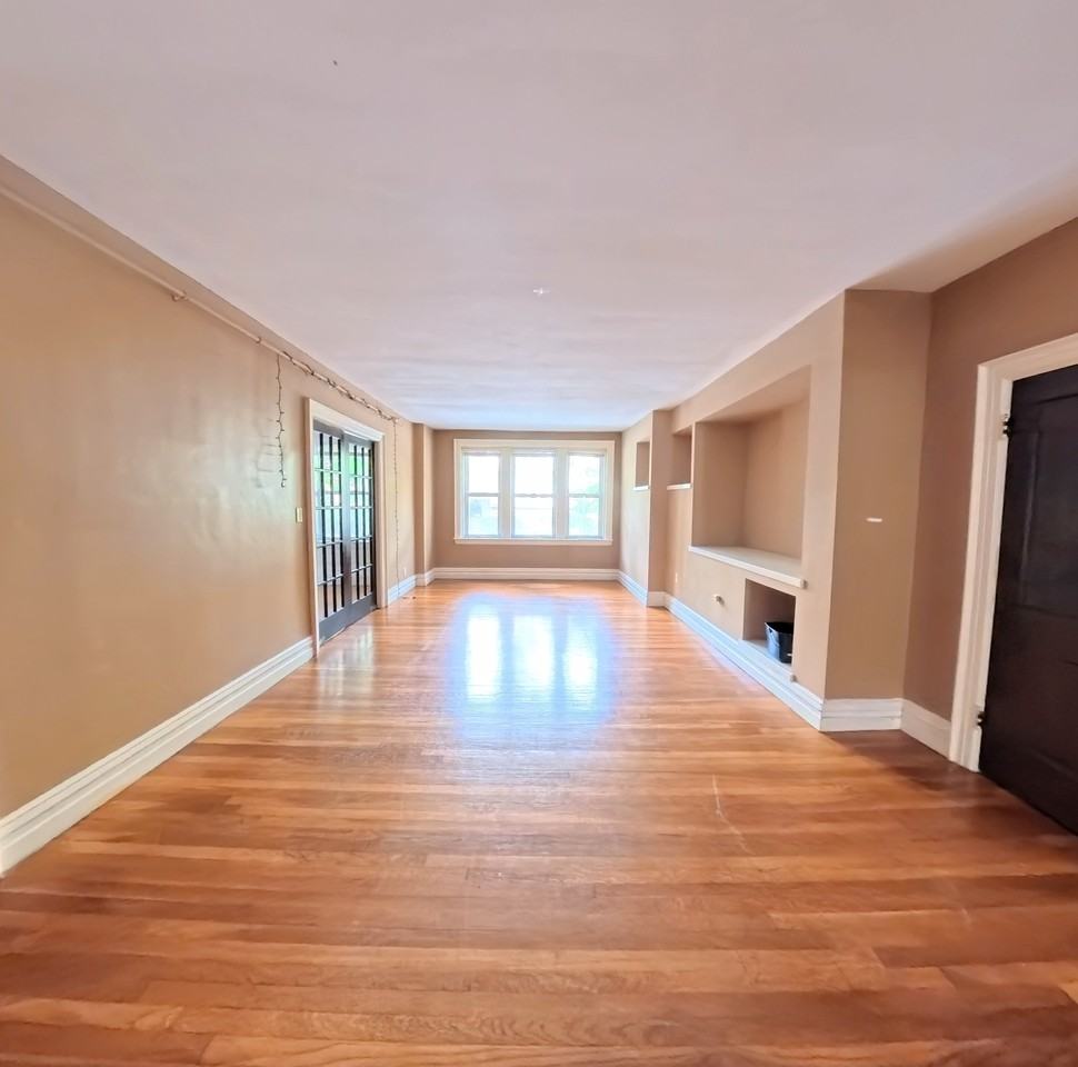 317 Saint Paul Street - Photo 4 of 18