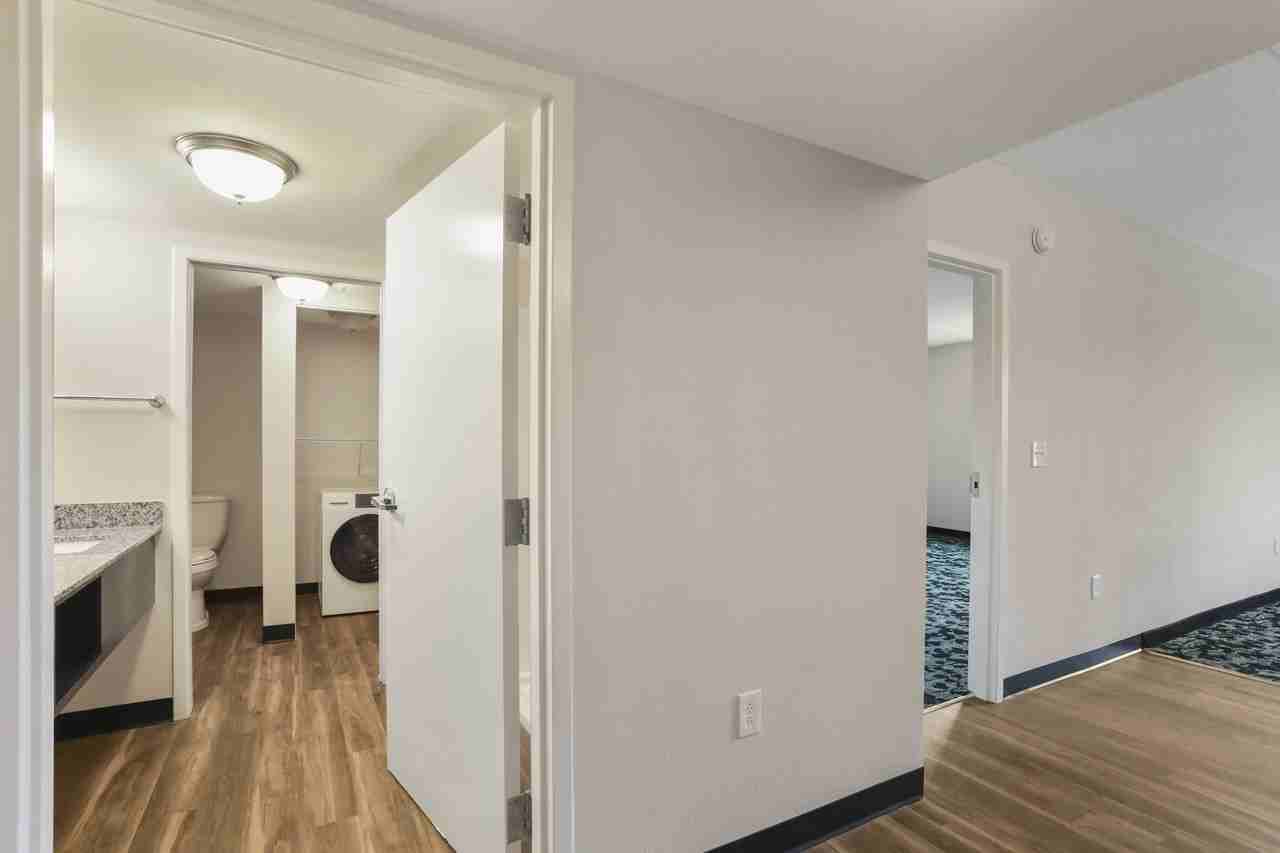 233 Lowe Drive - 403 - Photo 3 of 14