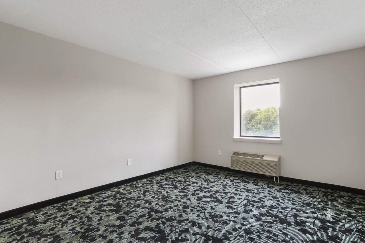233 Lowe Drive - 403 - Photo 7 of 14