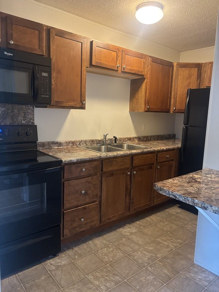 Volunteer Apts - Photo 2 of 8