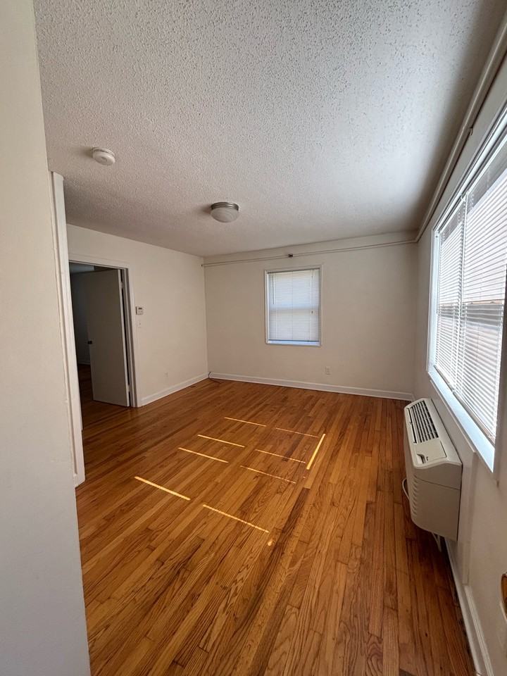 Volunteer Apts - Photo 5 of 8
