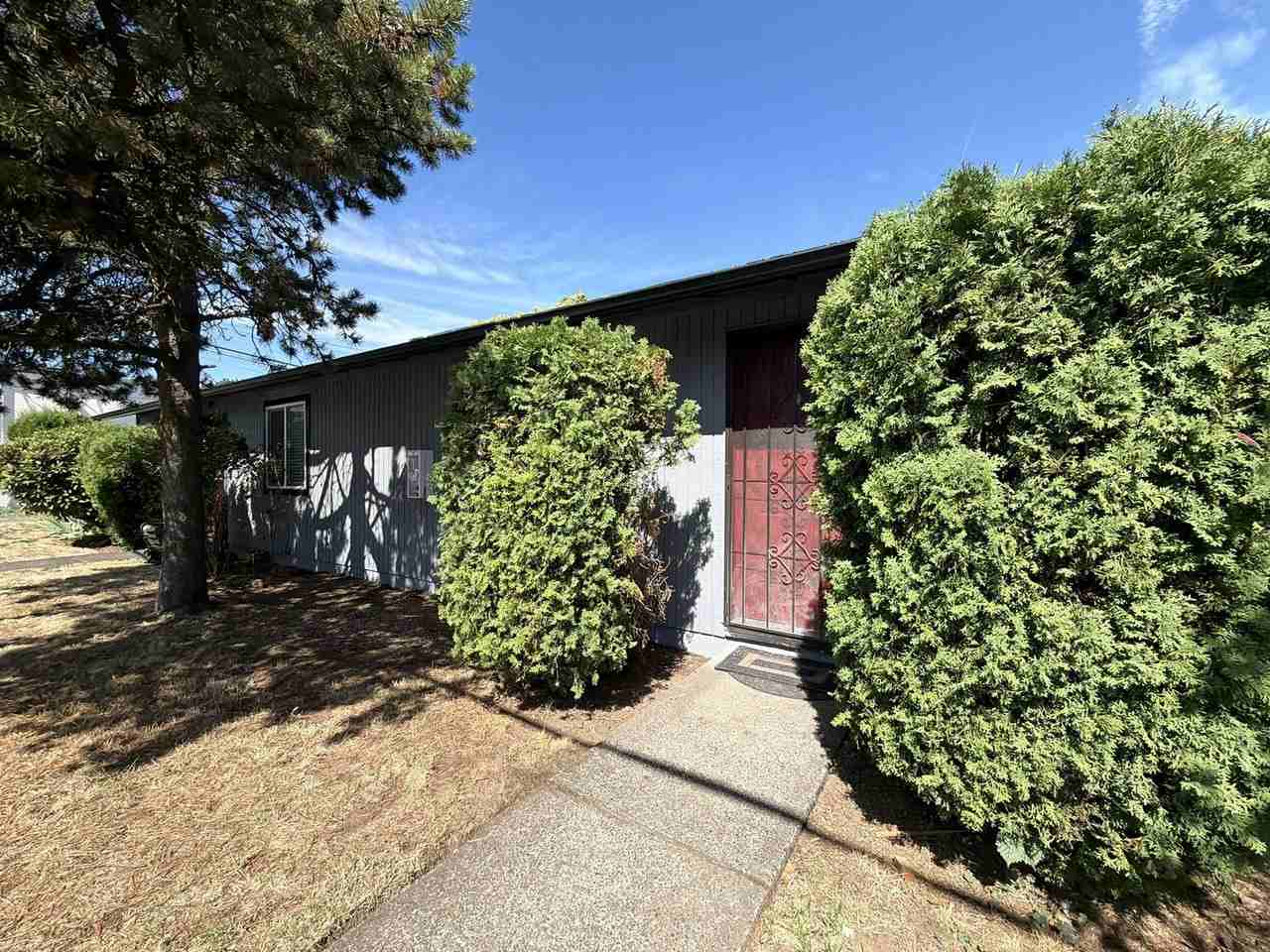 5921 Se 83rd Ave - Photo 2 of 25