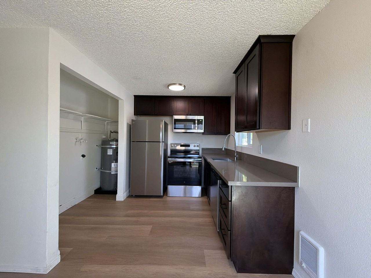 5921 Se 83rd Ave - Photo 3 of 25