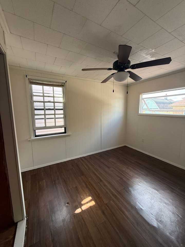 205 3rd Ave - Photo 2 of 6