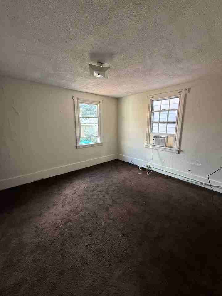 205 3rd Ave - Photo 3 of 6