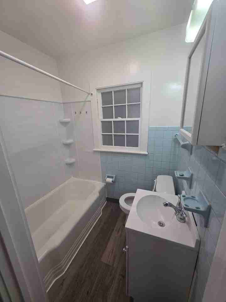 1736 Longview Dr - Photo 3 of 11