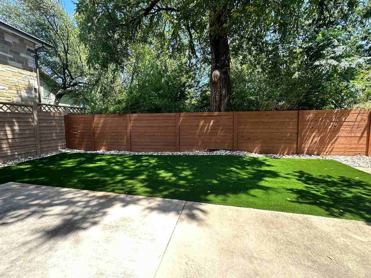 2913 Rio Grande St - Photo 3 of 31