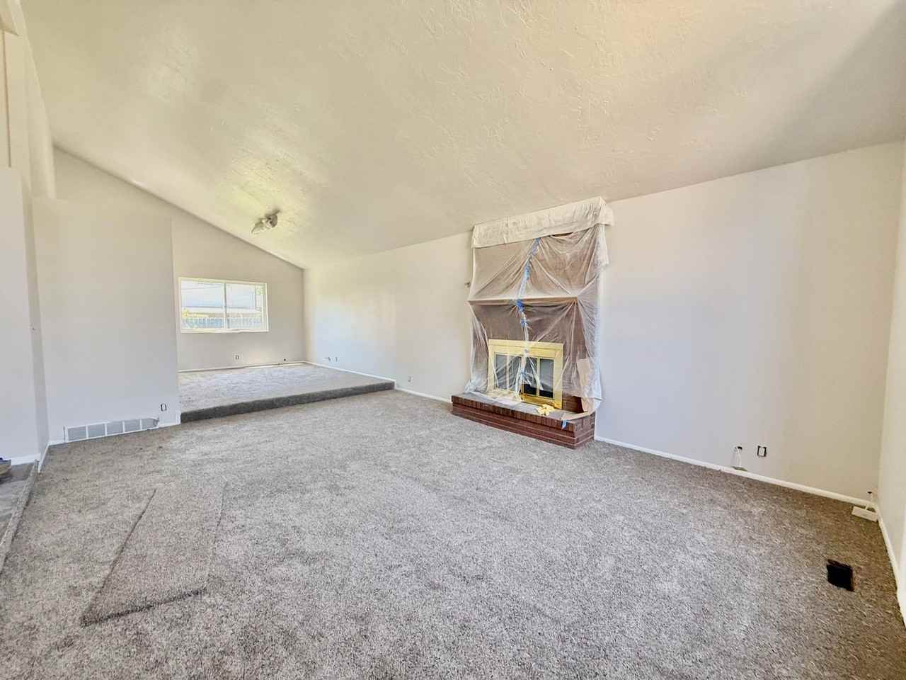 6424 S Westridge St - Photo 2 of 28