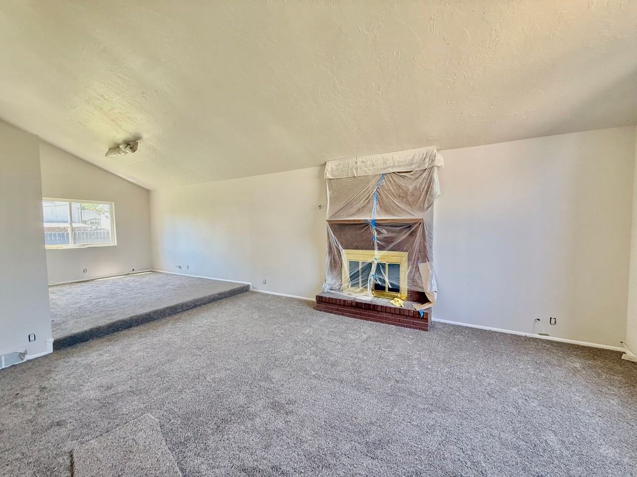 6424 S Westridge St - Photo 3 of 28