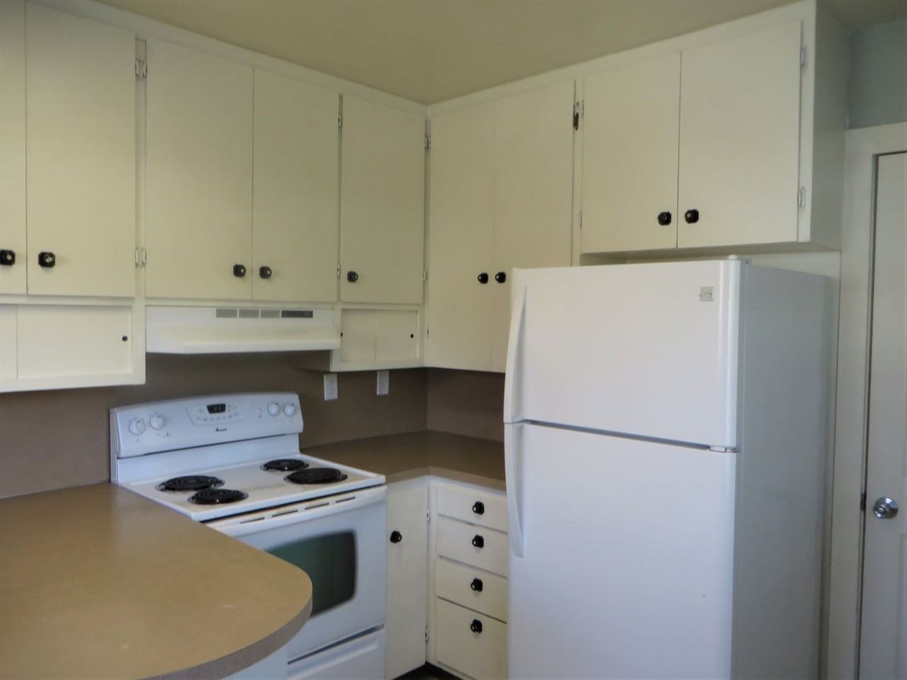 1885 Nw Oerding Ave - Photo 3 of 17