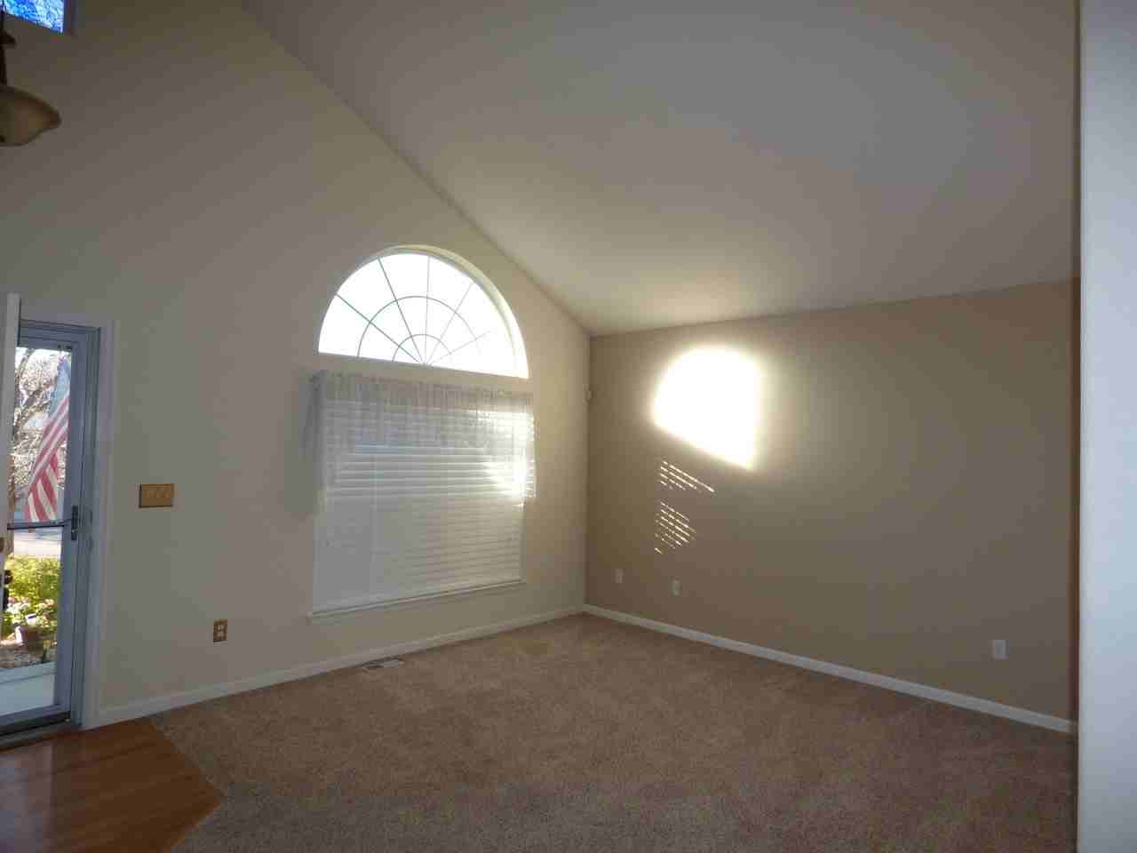1482 Wildrose Dr - Photo 3 of 19