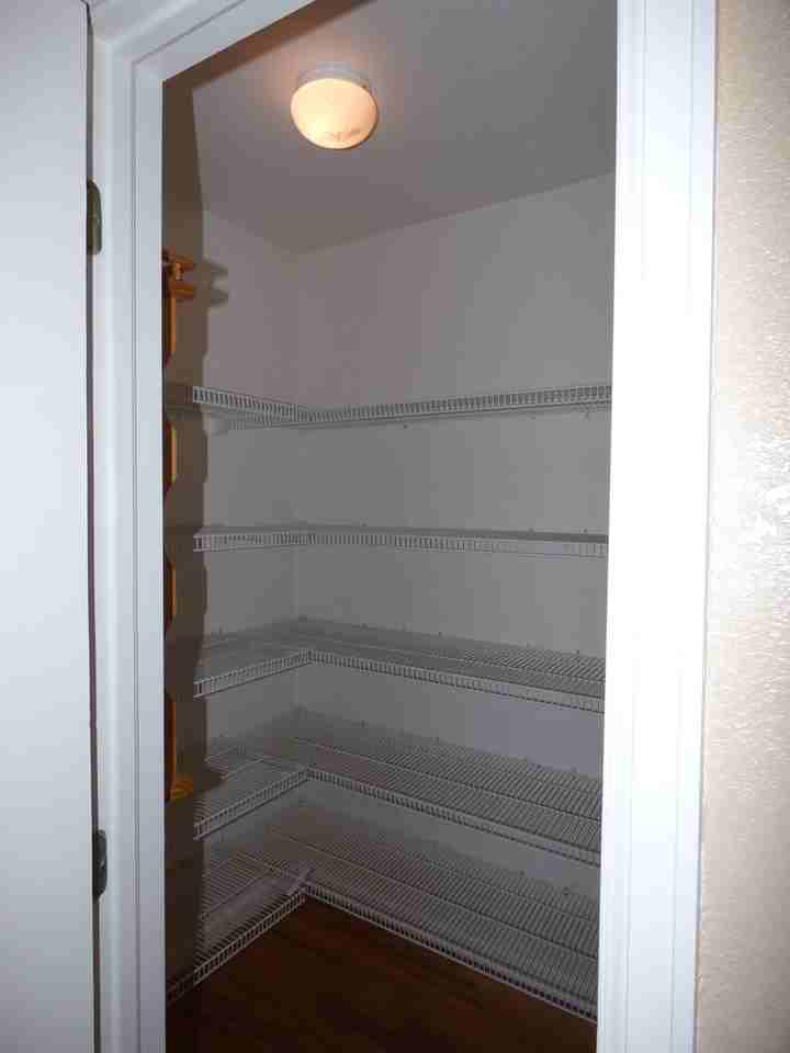 1482 Wildrose Dr - Photo 5 of 19