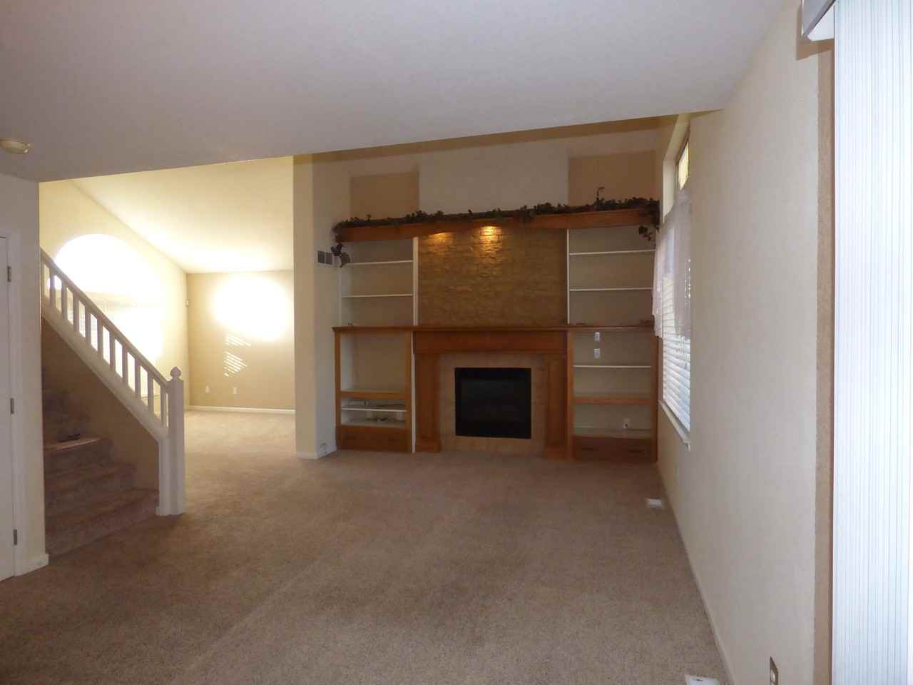 1482 Wildrose Dr - Photo 6 of 19