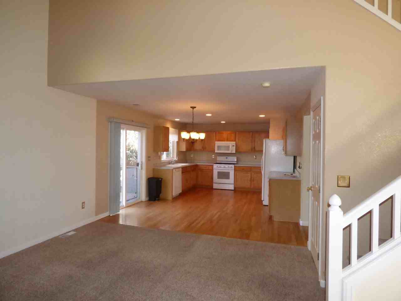 1482 Wildrose Dr - Photo 7 of 19