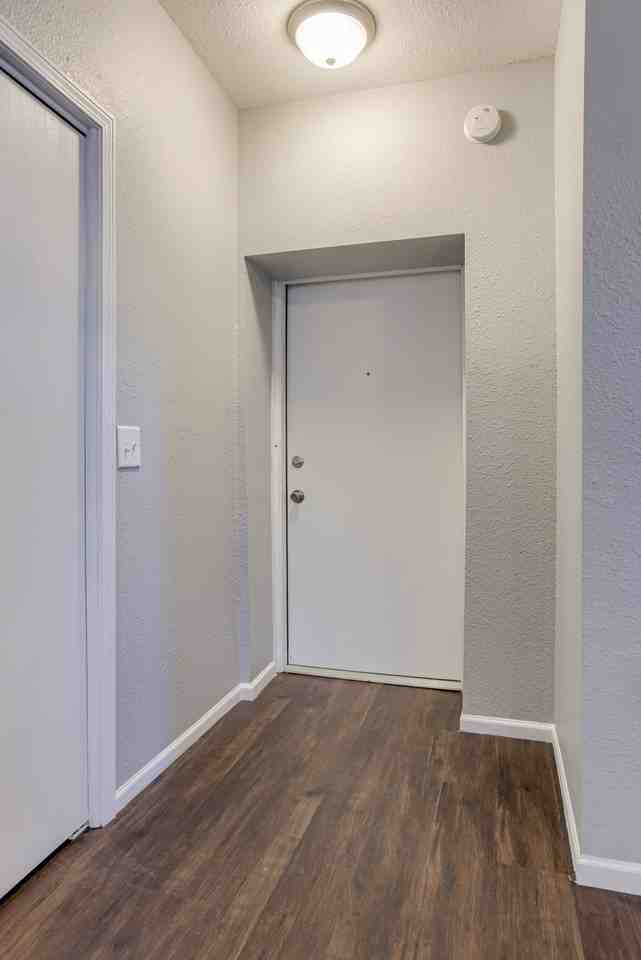 210 South 24th Street - Photo 5 of 24