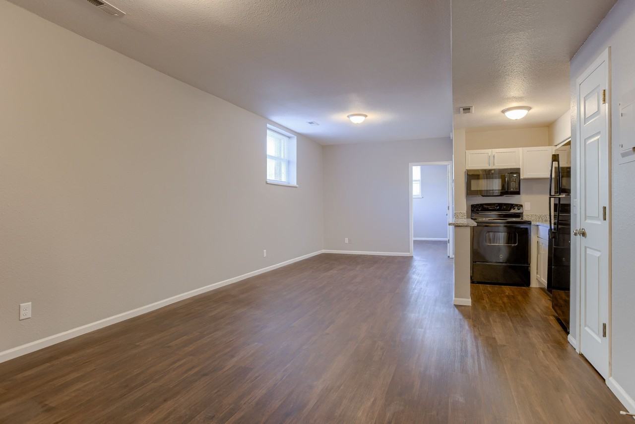 210 South 24th Street - Photo 6 of 24