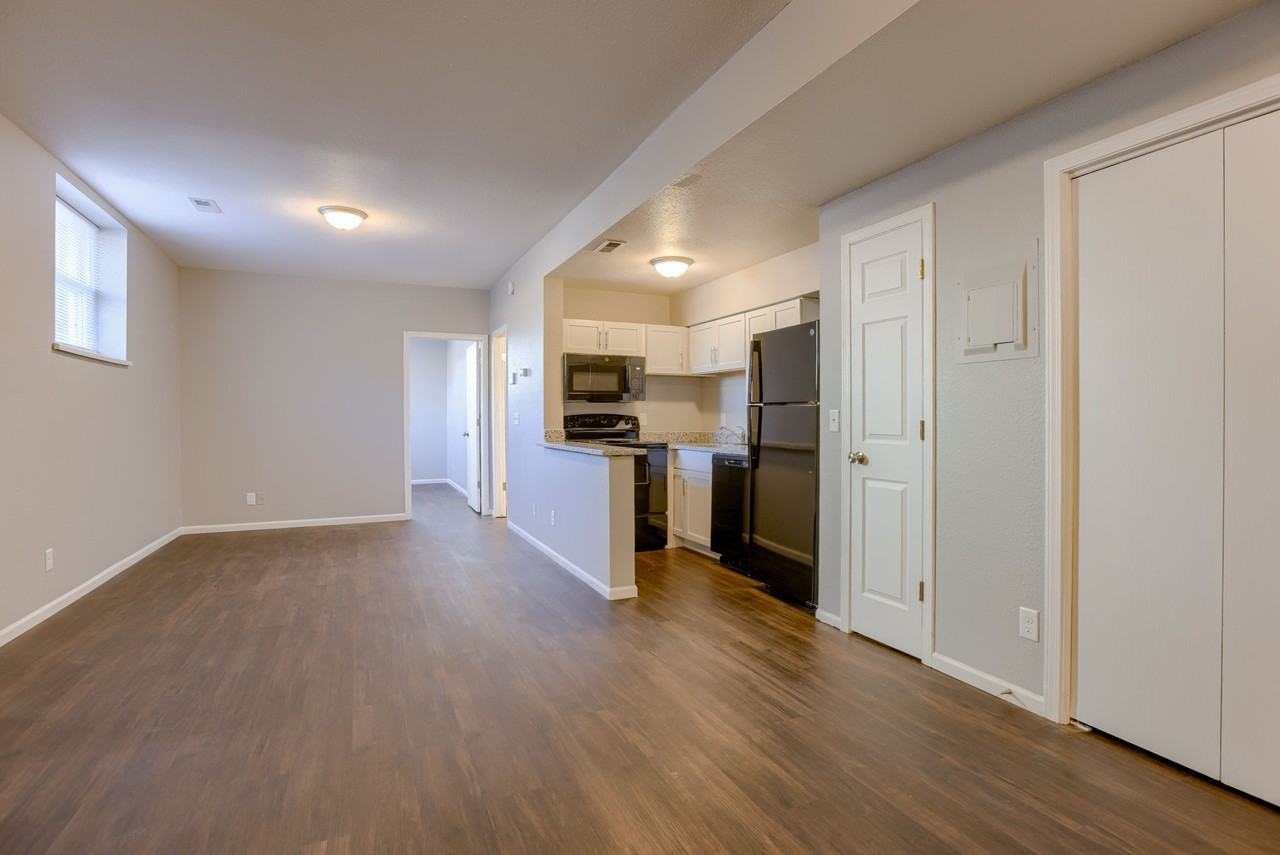 210 South 24th Street - Photo 7 of 24