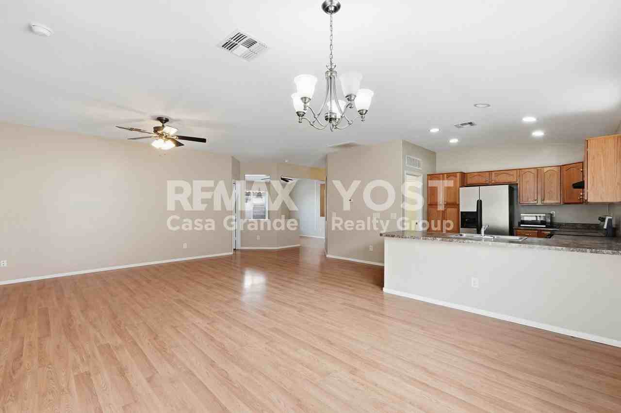 1377 E Prickly Pear Dr - Photo 4 of 22