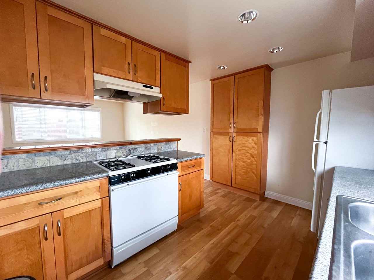 311 W Palm Ave - Photo 2 of 7