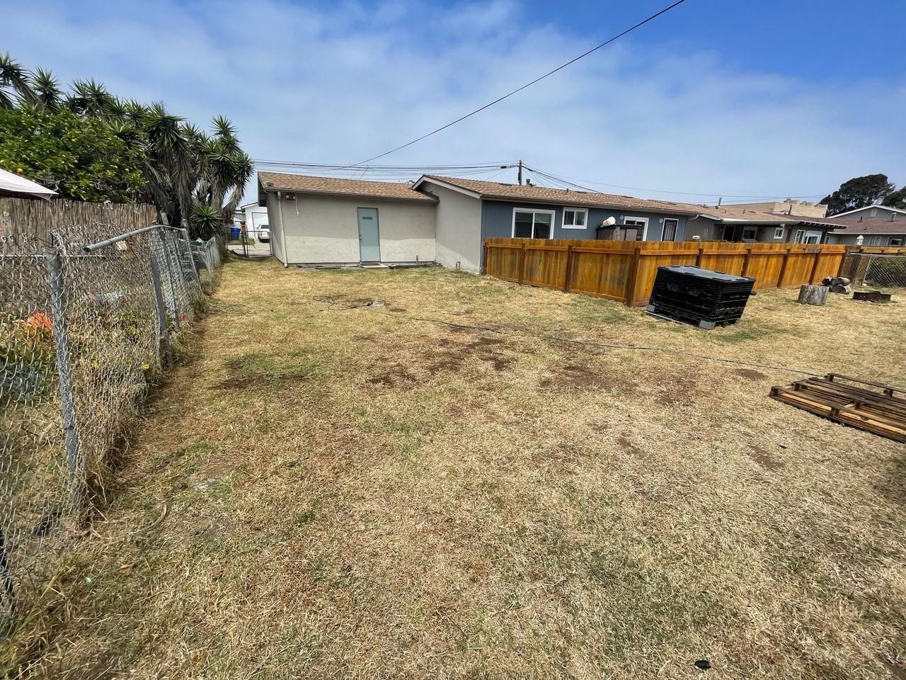 534 Florida St - Photo 3 of 13